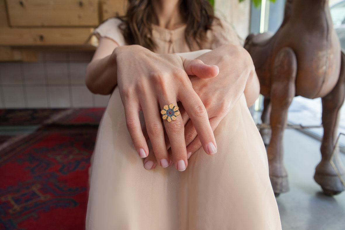 Ring Zuhno Fine Yellow Gold K14 with Green Diamonds, Sapphires and Rubies