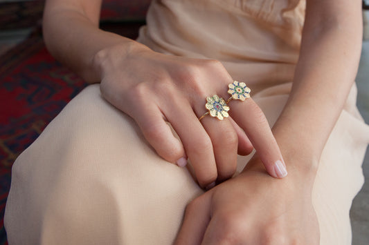 Ring Zuhno Fine Yellow Gold K14 with Green Diamonds, Sapphires and Rubies