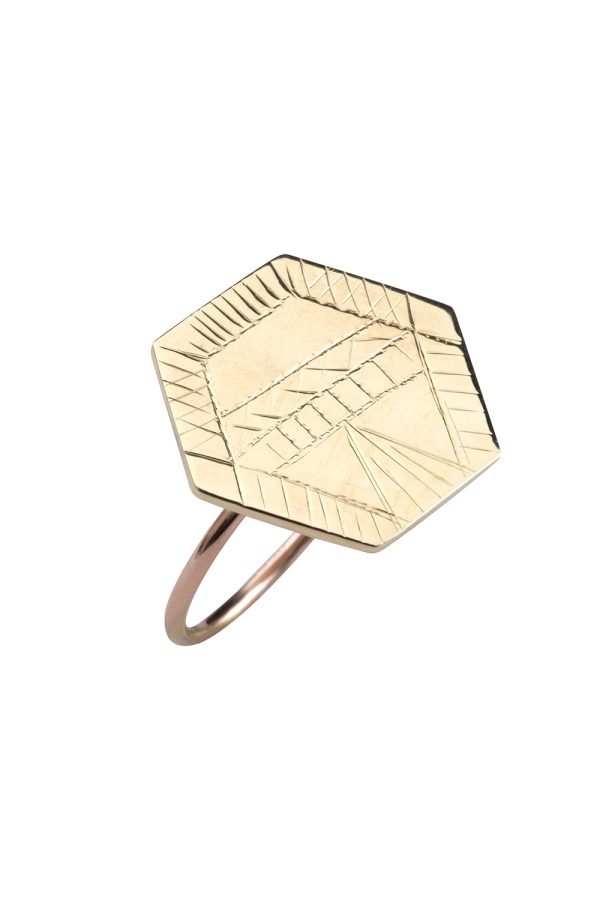 Ring Zuhno Fine Yellow Gold K9 Kite with Handmade Engraving